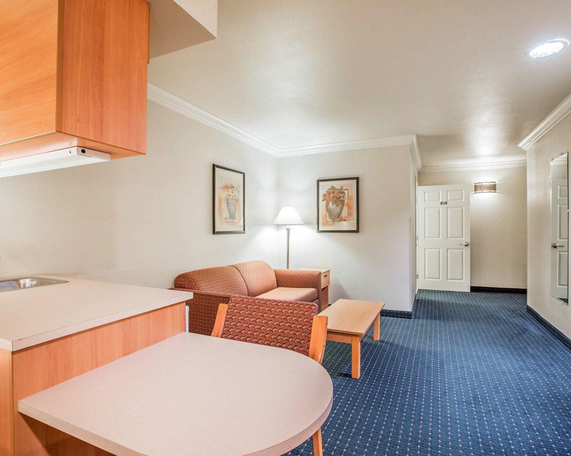 Comfort Inn & Suites Салинас Екстериор снимка