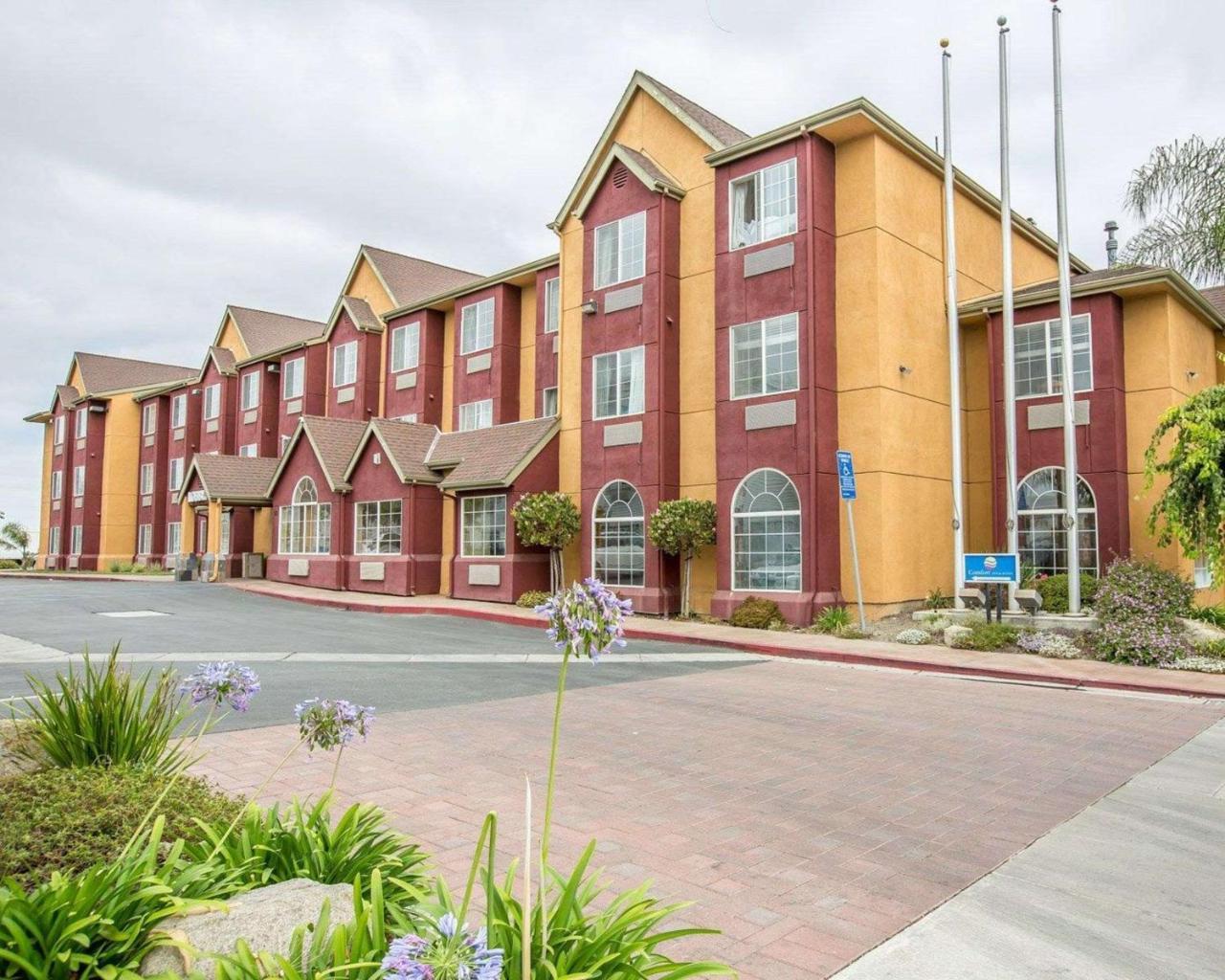 Comfort Inn & Suites Салинас Екстериор снимка