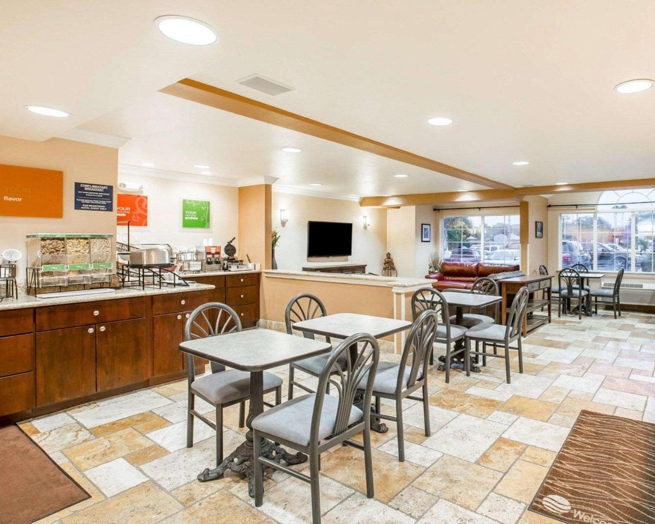 Comfort Inn & Suites Салинас Екстериор снимка
